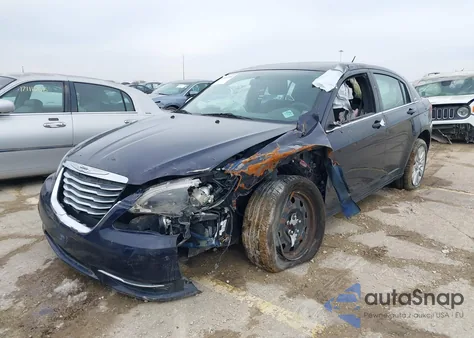 2014 Chrysler 200 Lx z USA, uszkodzony, nr VIN 1C3CCBAB1EN206667
